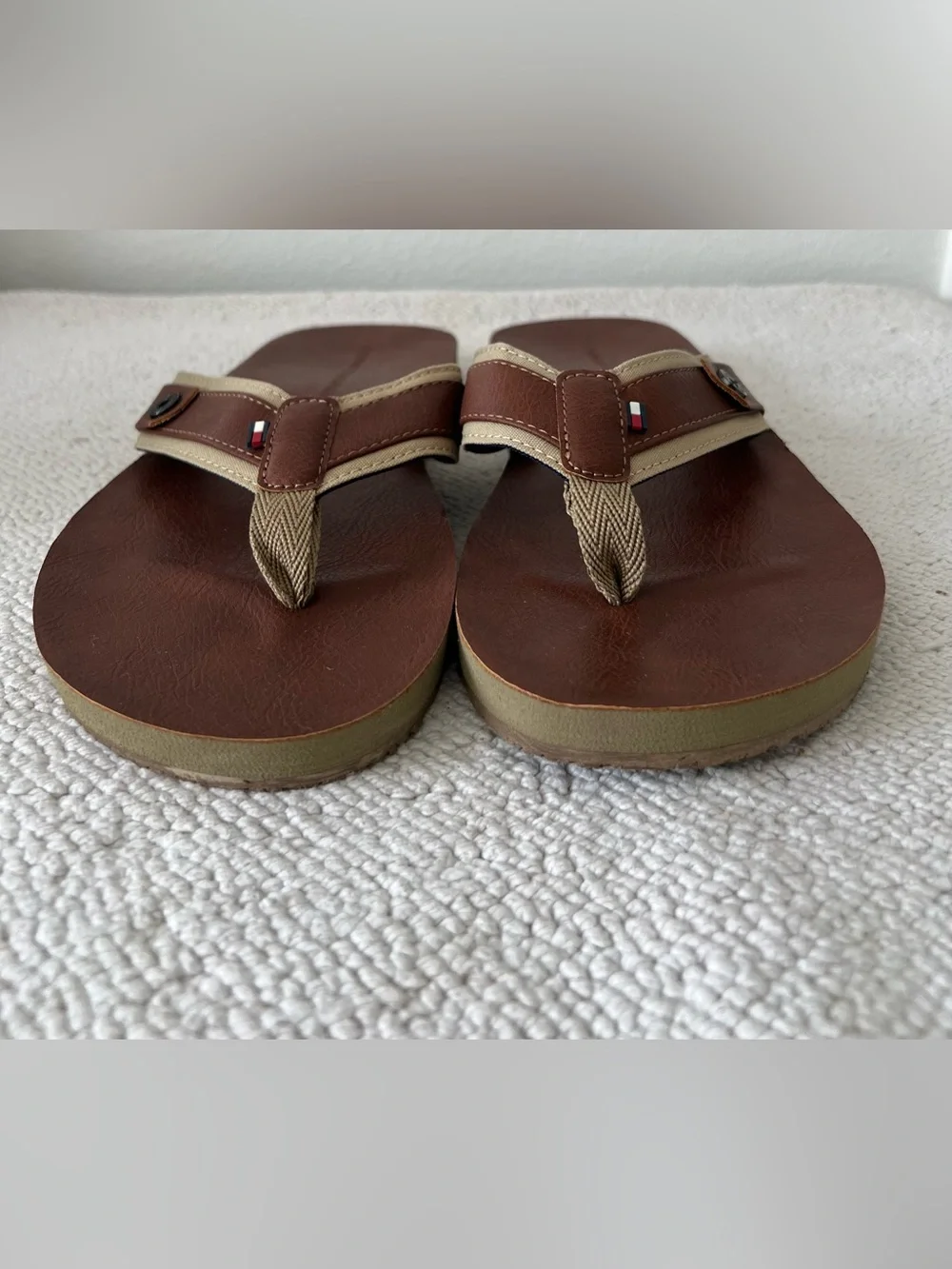 Tommy Hilfiger Men's Brown Leather Flip Flops Size: 9 M